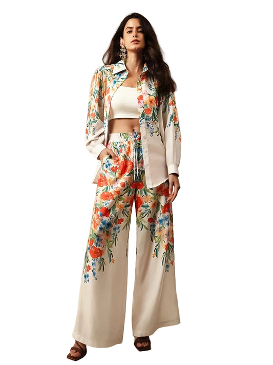 Tvådelat set för dam med blommigt mönster